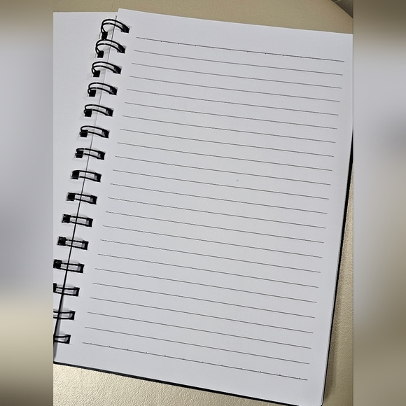 Wolf Canada Hologram 3D Spiral Notebook: Animals, Wolves. - Picture 3 of 4